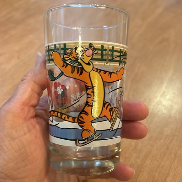 Disney Pooh Set of 2 Christmas Juice Glasses - Picture 6 of 8